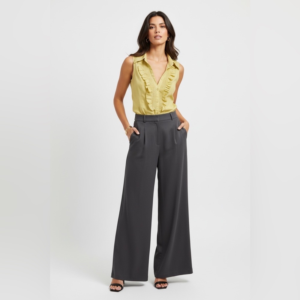 Oscar del la Renta Ruffle Top - Picture 2 of 9